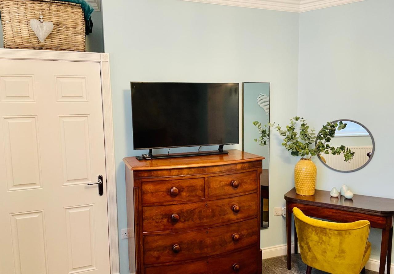 Stunning 2-Bed-2Bath Apt In Whitby With Parking公寓 外观 照片