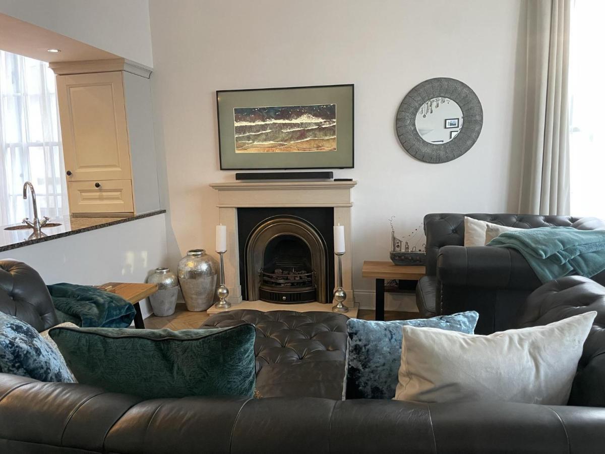 Stunning 2-Bed-2Bath Apt In Whitby With Parking公寓 外观 照片