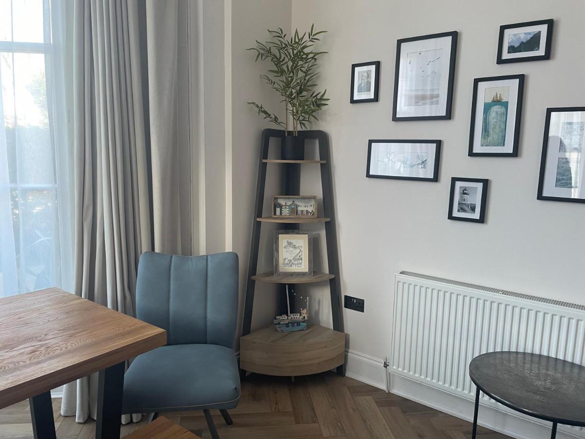 Stunning 2-Bed-2Bath Apt In Whitby With Parking公寓 外观 照片